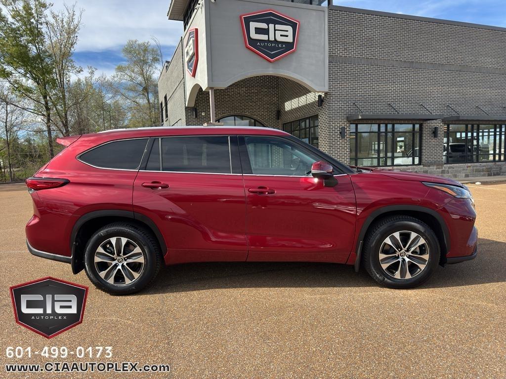 Toyota Highlander XLE FWD (Natl) 2021