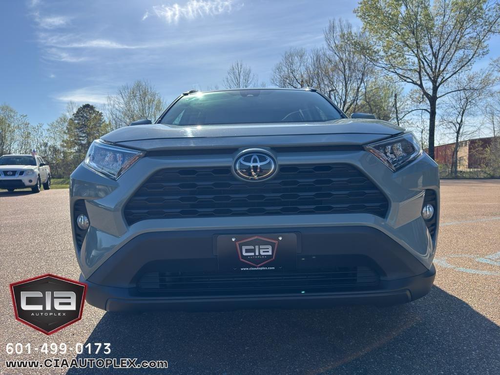 Toyota RAV4 XLE Premium FWD (Natl) 2020