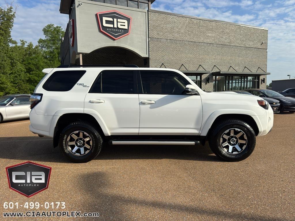 Toyota 4Runner TRD Off Road Premium 4WD (Natl) 2019