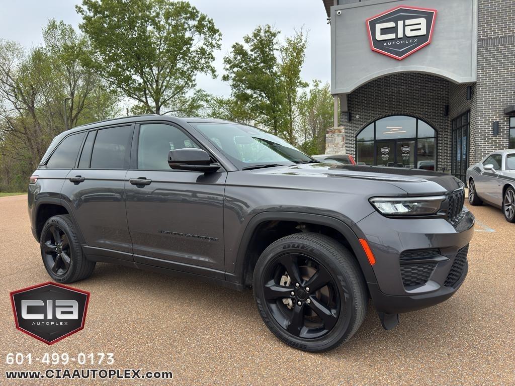 2023 Jeep Grand Cherokee Altitude 4x2