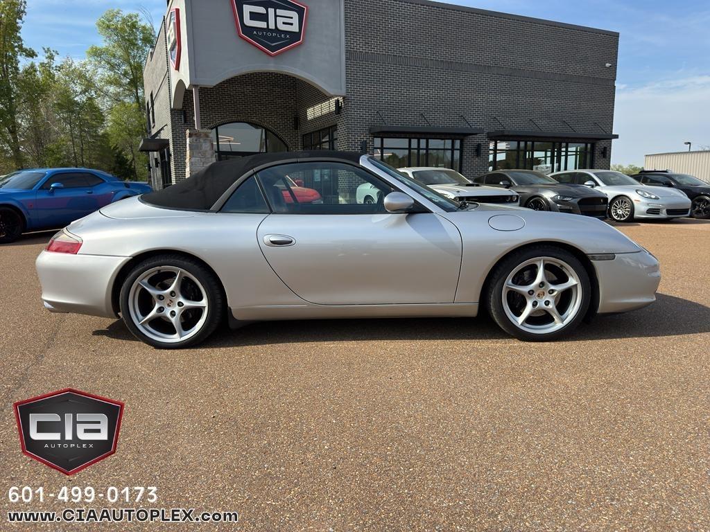 Porsche 911 Carrera 2dr Carrera Cabriolet 6-Spd Manual 2003