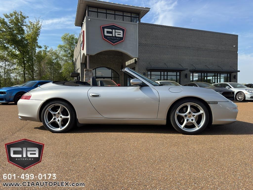 Porsche 911 Carrera 2dr Carrera Cabriolet 6-Spd Manual 2003