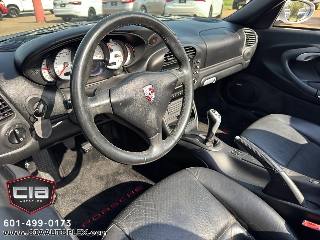 Porsche 911 Carrera 2dr Carrera Cabriolet 6-Spd Manual 2003