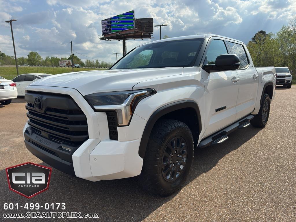 Toyota Tundra 4WD SR5 CrewMax 5.5' Bed (Natl) 2024