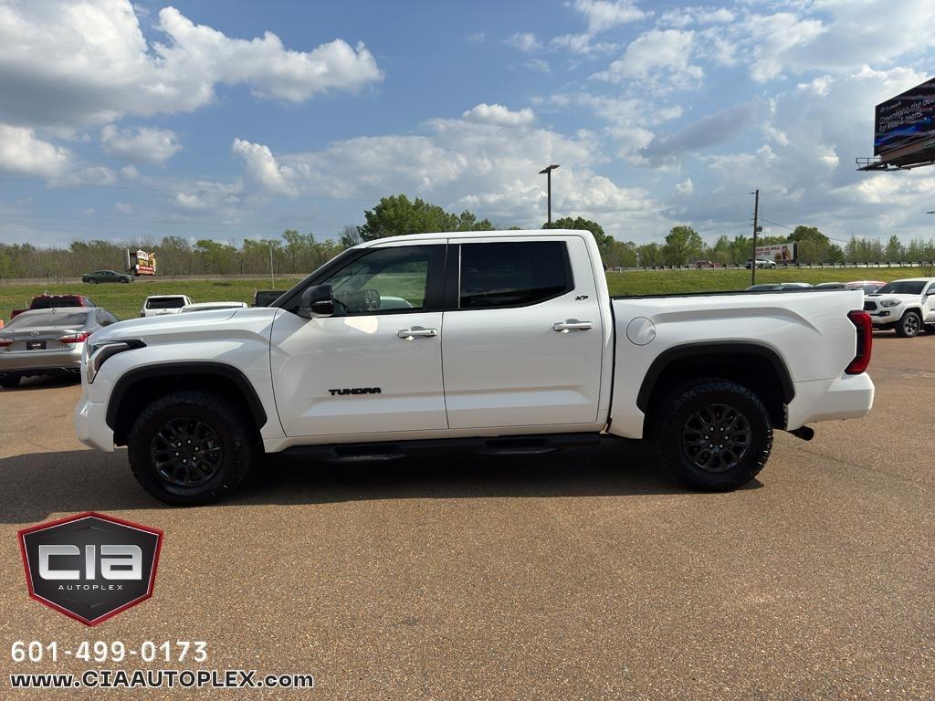 Toyota Tundra 4WD SR5 CrewMax 5.5' Bed (Natl) 2024