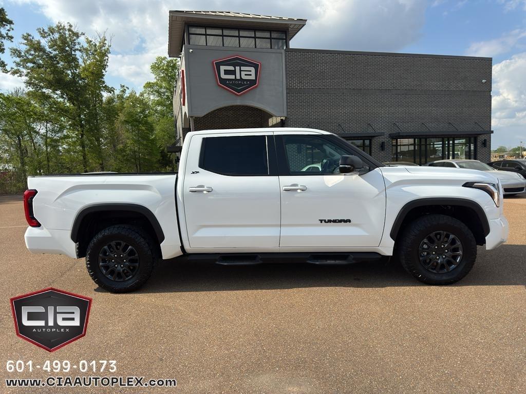 Toyota Tundra 4WD SR5 CrewMax 5.5' Bed (Natl) 2024