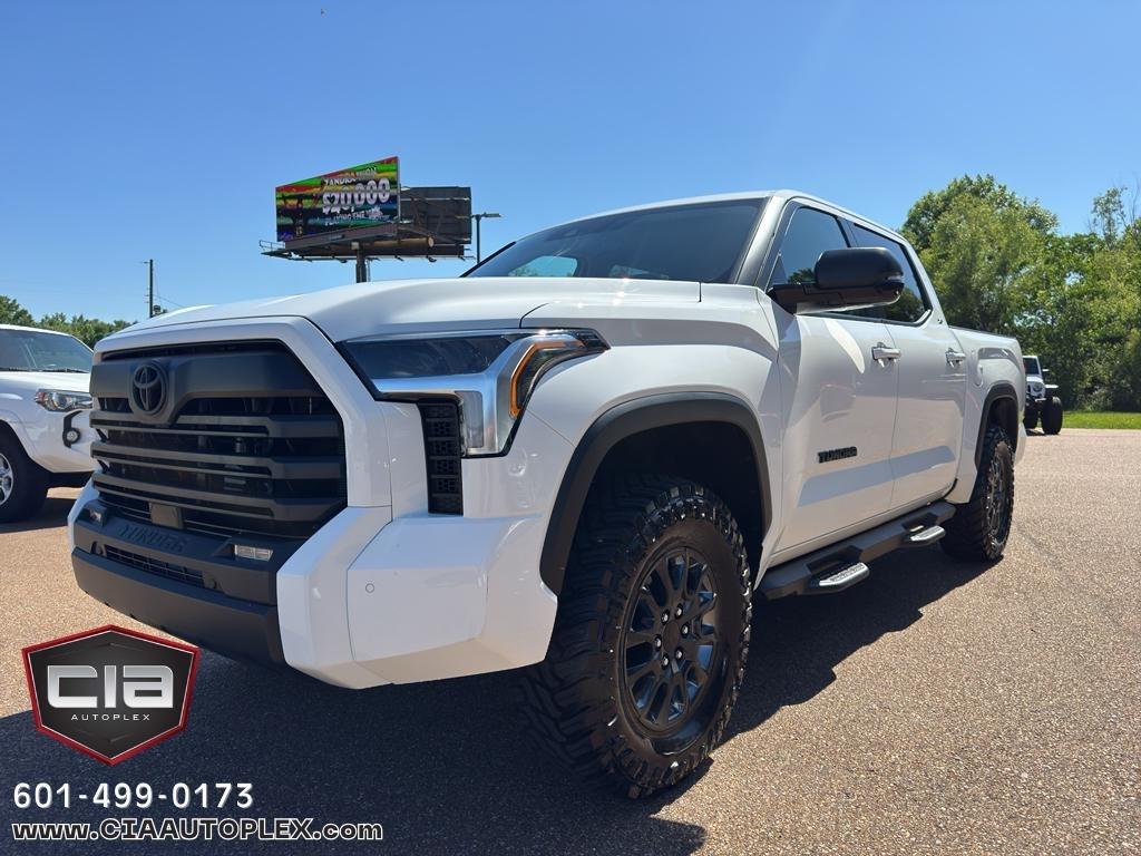 Toyota Tundra 4WD SR5 CrewMax 5.5' Bed (Natl) 2024