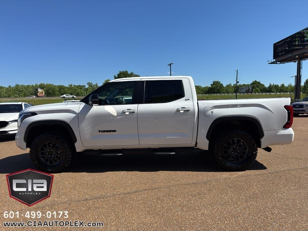 Toyota Tundra 4WD SR5 CrewMax 5.5' Bed (Natl) 2024