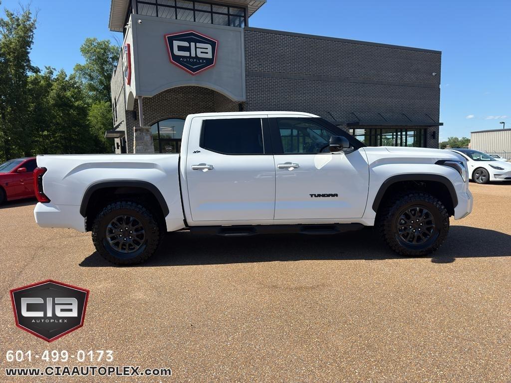 Toyota Tundra 4WD SR5 CrewMax 5.5' Bed (Natl) 2024
