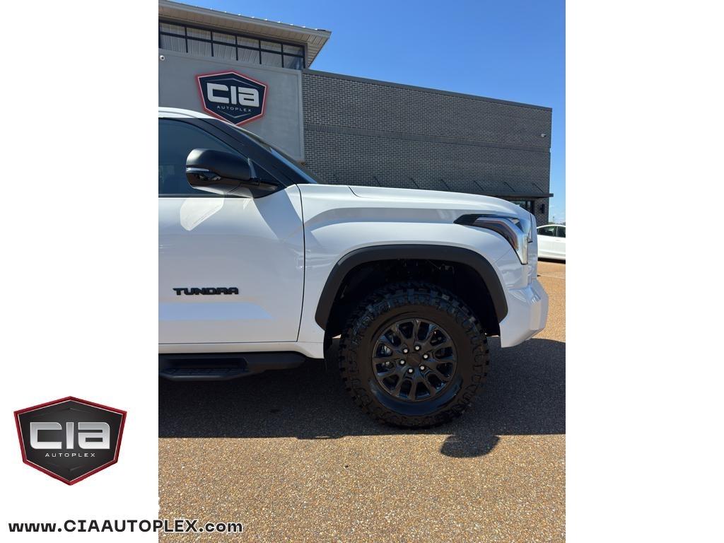 Toyota Tundra 4WD SR5 CrewMax 5.5' Bed (Natl) 2024