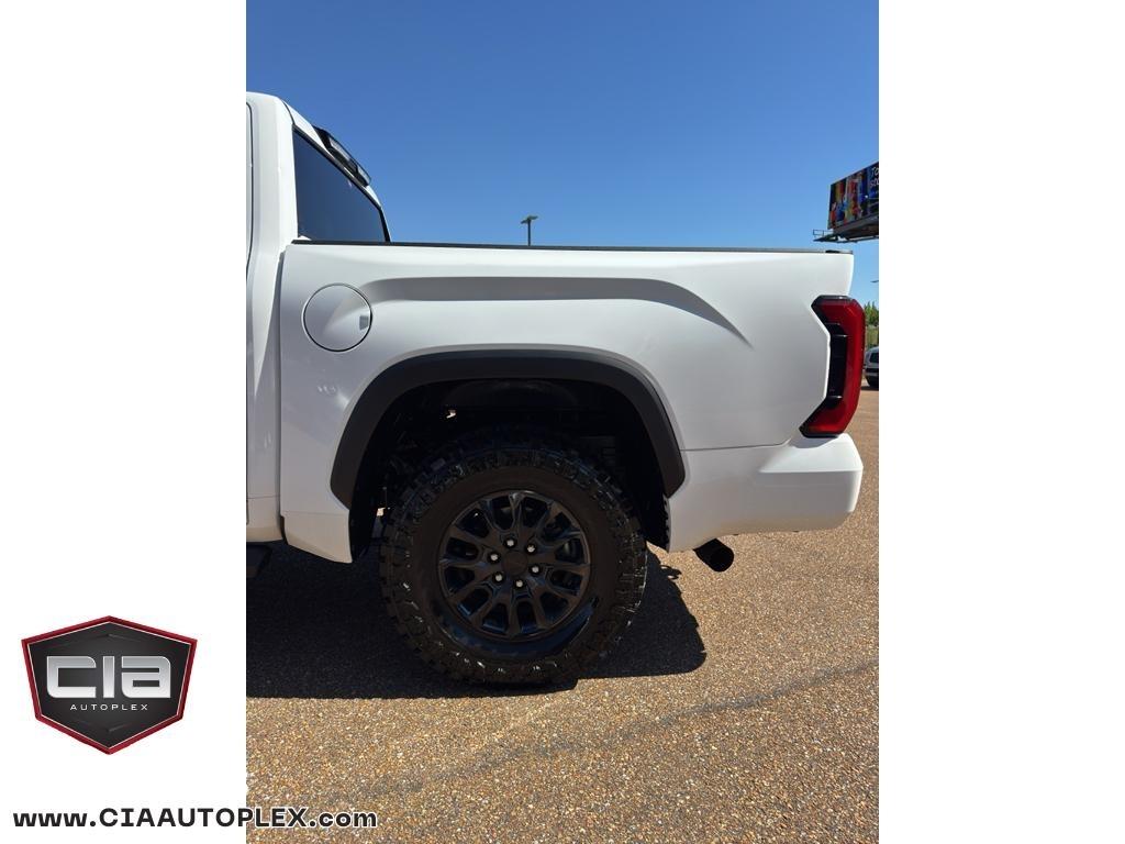 Toyota Tundra 4WD SR5 CrewMax 5.5' Bed (Natl) 2024