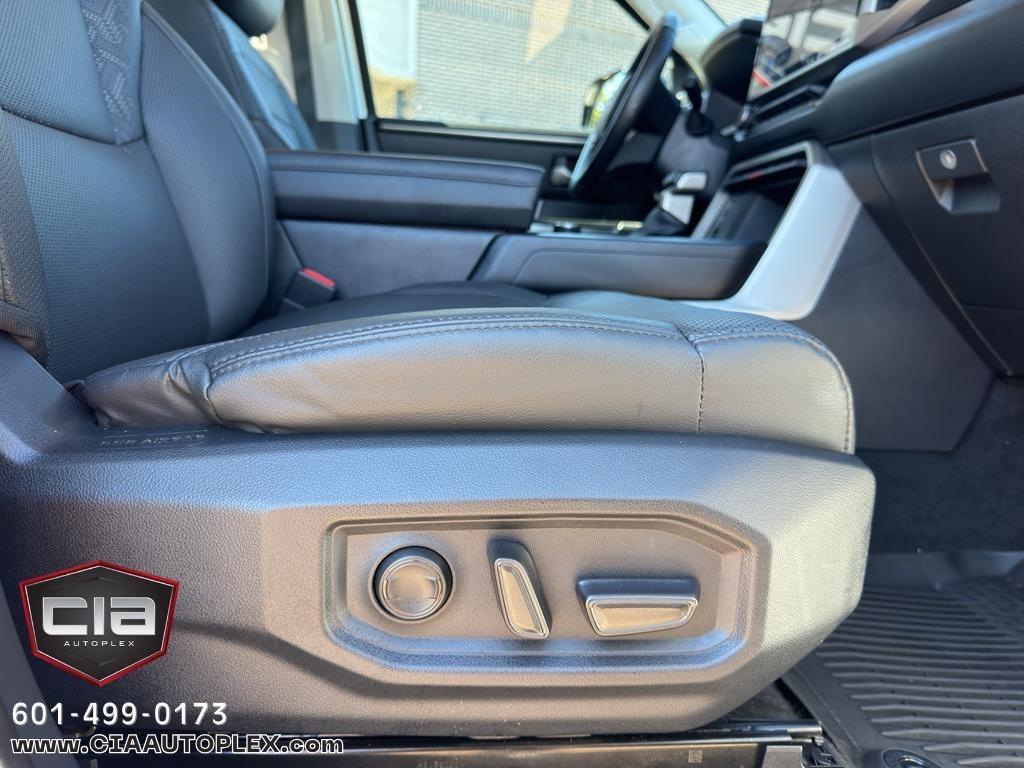 Toyota Tundra 4WD SR5 CrewMax 5.5' Bed (Natl) 2024