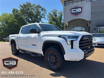 2024 Toyota Tundra 4WD SR5 CrewMax 5.5' Bed (Natl)