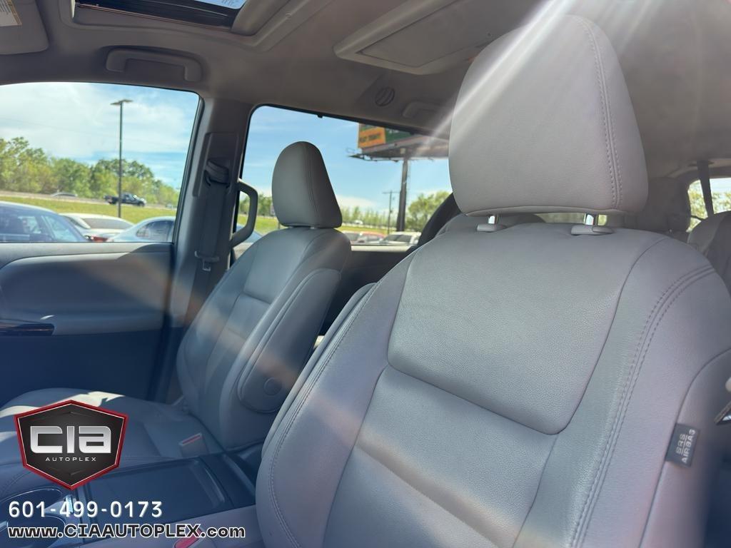 Toyota Sienna XLE Auto Access Seat FWD 7-Passenger (Natl) 2017