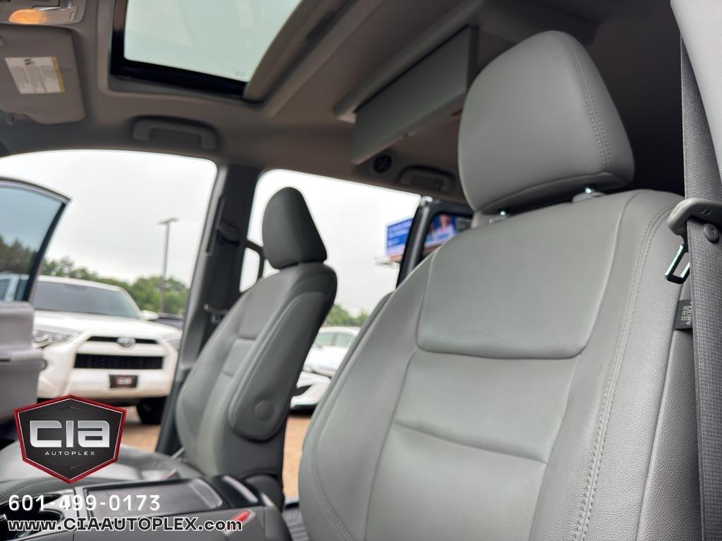 Toyota Sienna XLE Auto Access Seat FWD 7-Passenger (Natl) 2017