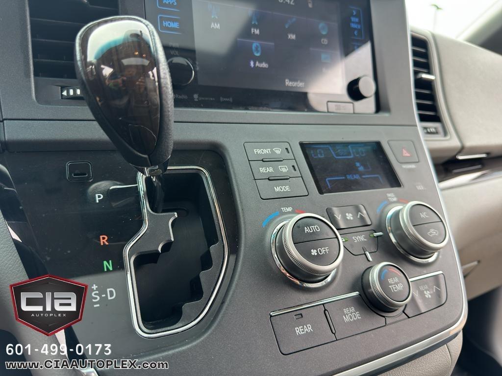 Toyota Sienna XLE Auto Access Seat FWD 7-Passenger (Natl) 2017