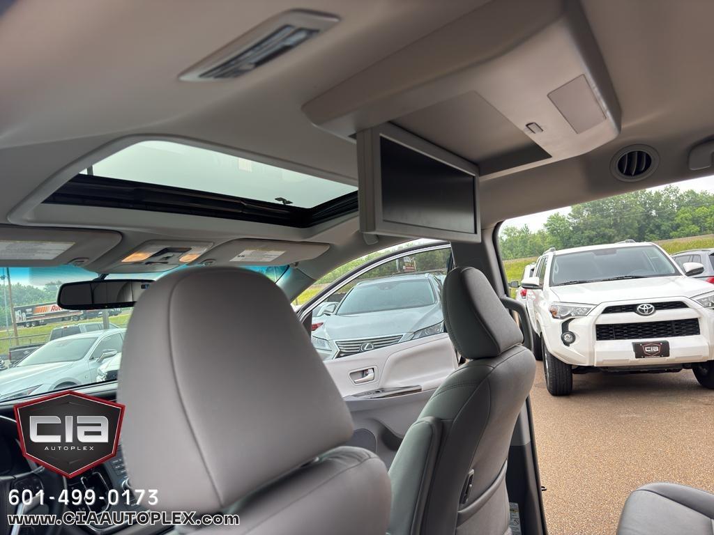 Toyota Sienna XLE Auto Access Seat FWD 7-Passenger (Natl) 2017