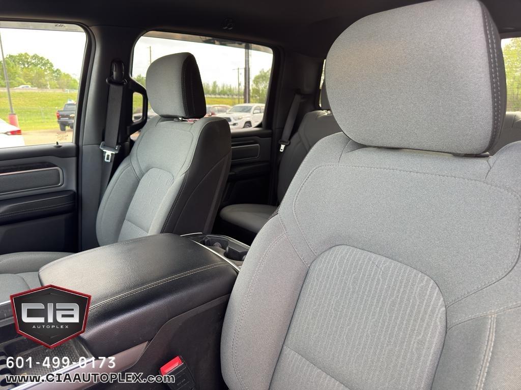 RAM 1500 Big Horn 4x2 Crew Cab 5'7" Box 2022