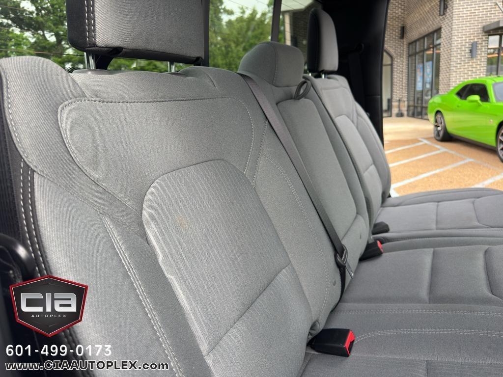 RAM 1500 Big Horn 4x2 Crew Cab 5'7" Box 2022