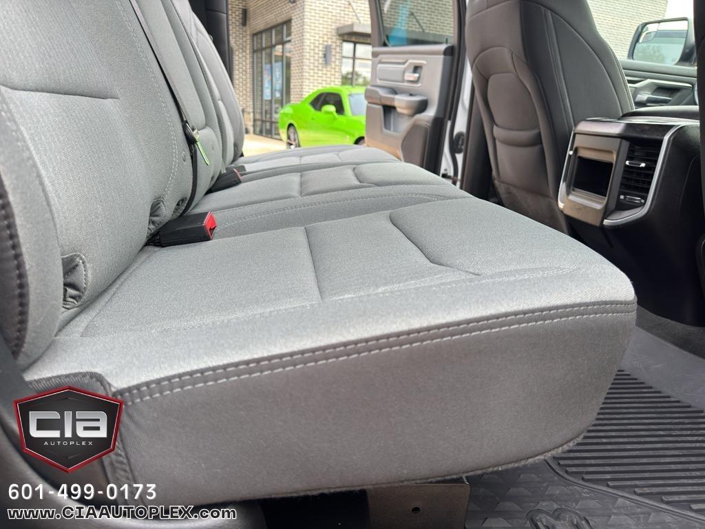 RAM 1500 Big Horn 4x2 Crew Cab 5'7" Box 2022