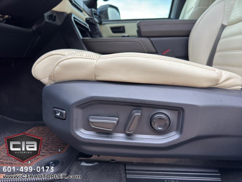 Toyota Tundra 4WD 1794 Edition Hybrid CrewMax 5.5' Bed (Natl) 2023