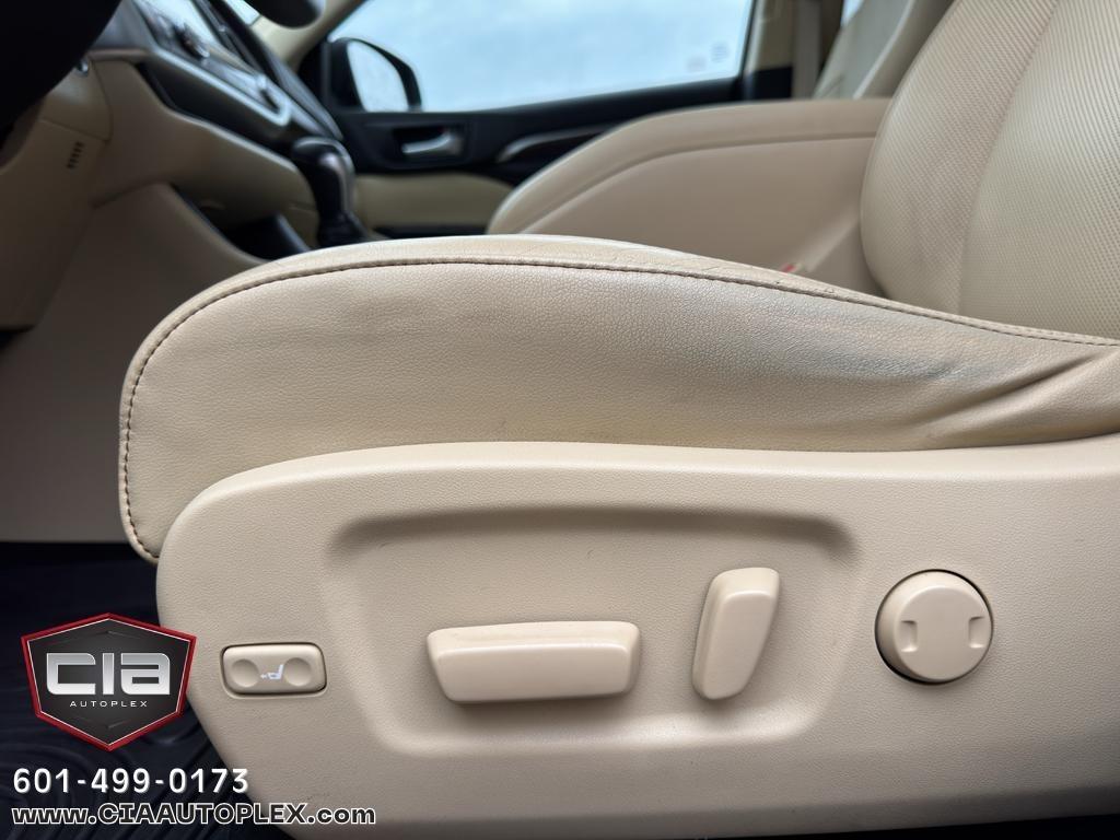 Toyota Highlander FWD 4dr V6 Limited (Natl) 2016