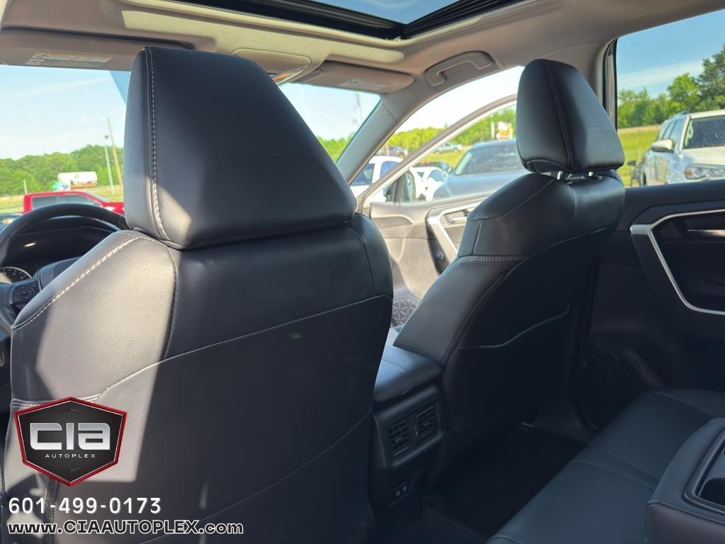 Toyota RAV4 XLE Premium AWD (Natl) 2021