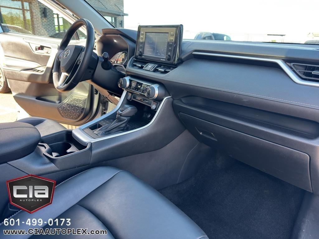 Toyota RAV4 XLE Premium AWD (Natl) 2021