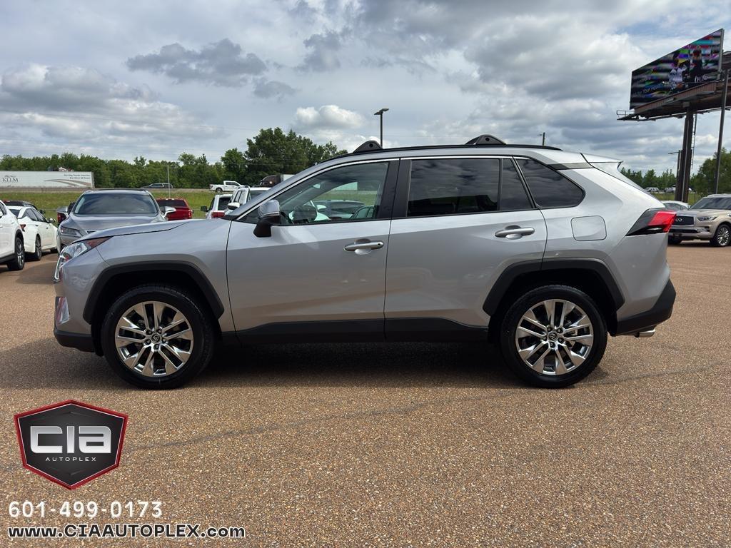 Toyota RAV4 XLE Premium AWD (Natl) 2021
