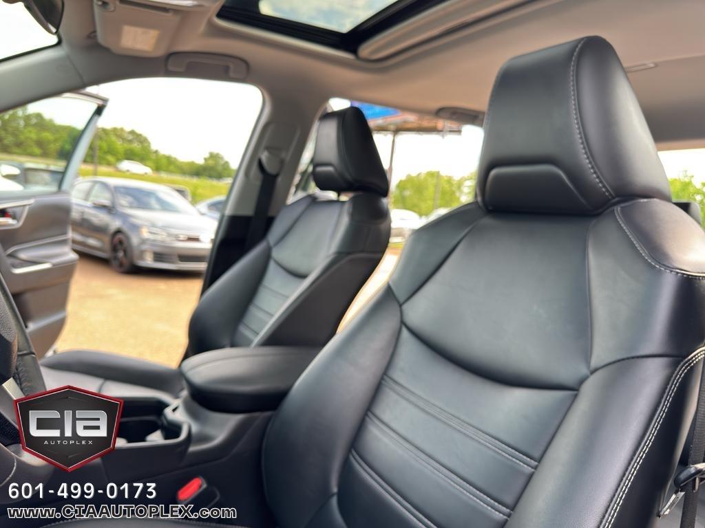 Toyota RAV4 XLE Premium AWD (Natl) 2021