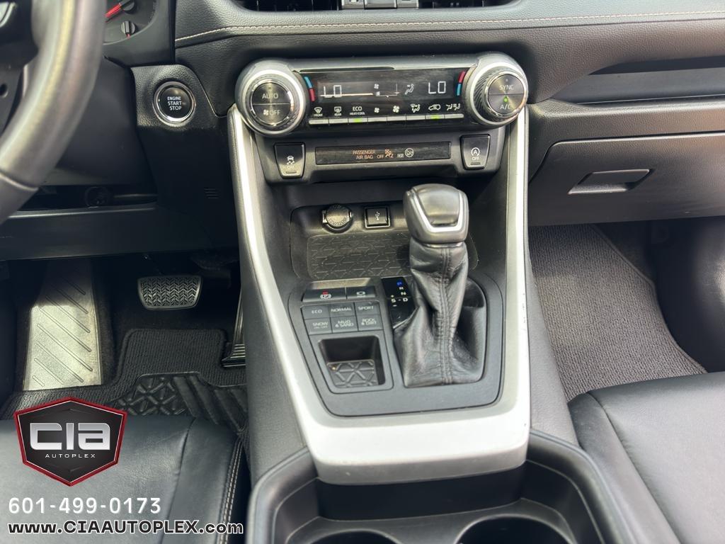 Toyota RAV4 XLE Premium AWD (Natl) 2021