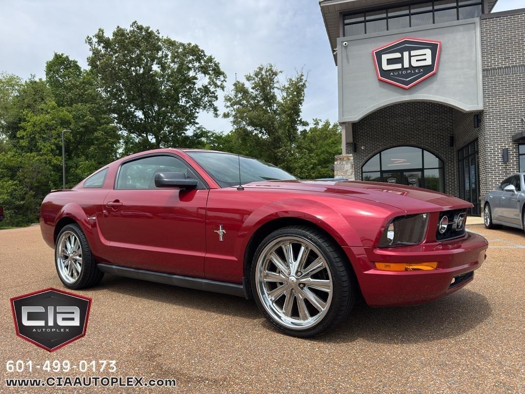 2007 Ford Mustang 2dr Cpe Deluxe