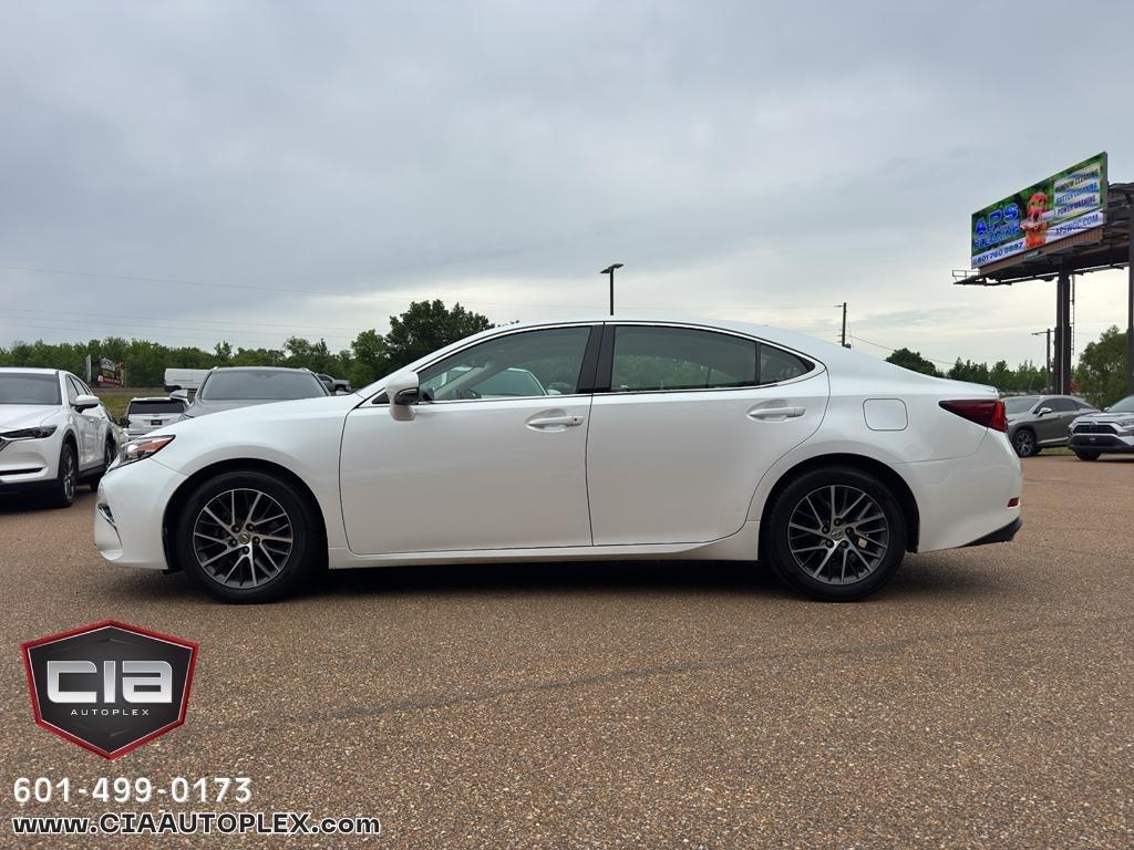 Lexus ES 350 4dr Sdn 2016