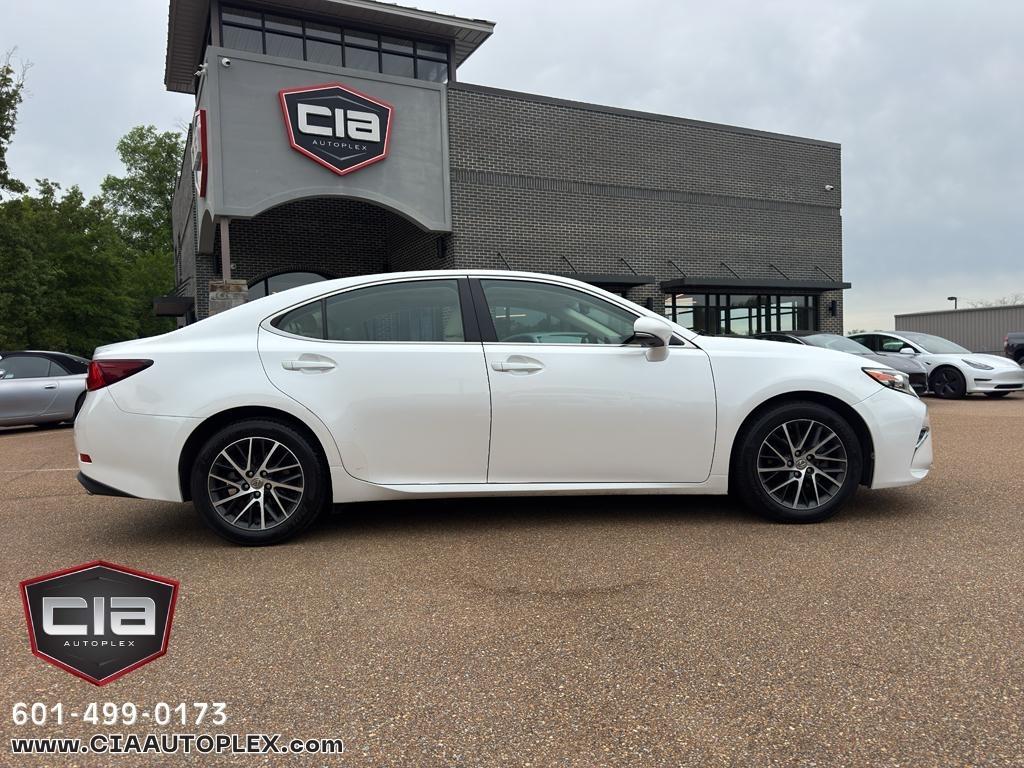 Lexus ES 350 4dr Sdn 2016