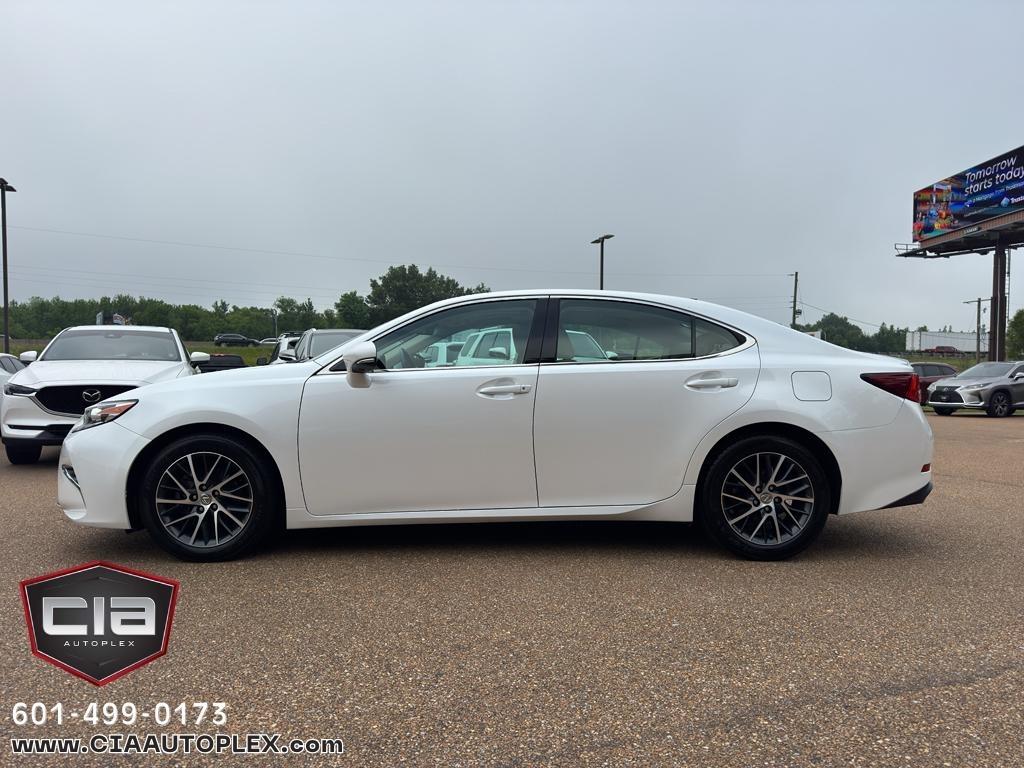 Lexus ES 350 4dr Sdn 2016