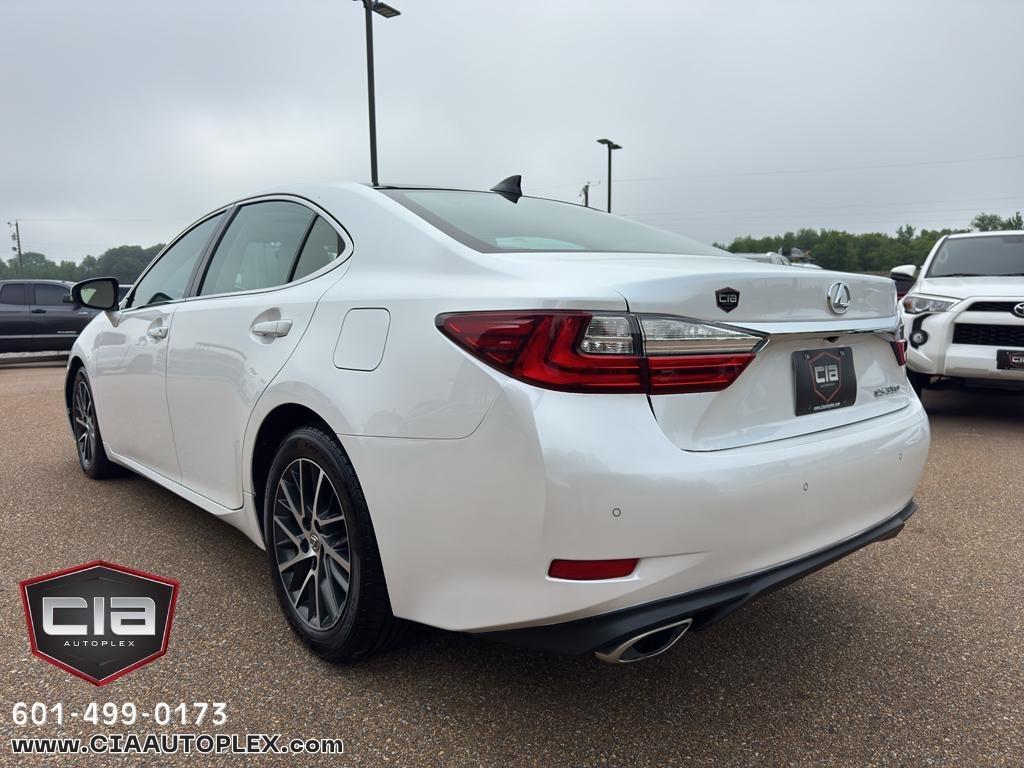 Lexus ES 350 4dr Sdn 2016