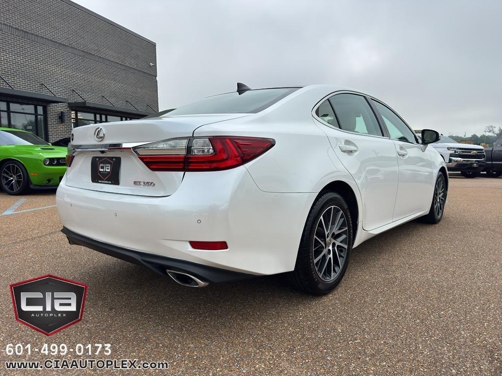Lexus ES 350 4dr Sdn 2016