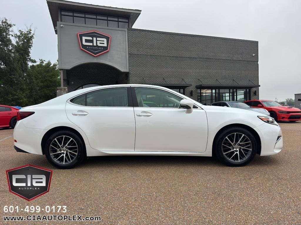 Lexus ES 350 4dr Sdn 2016