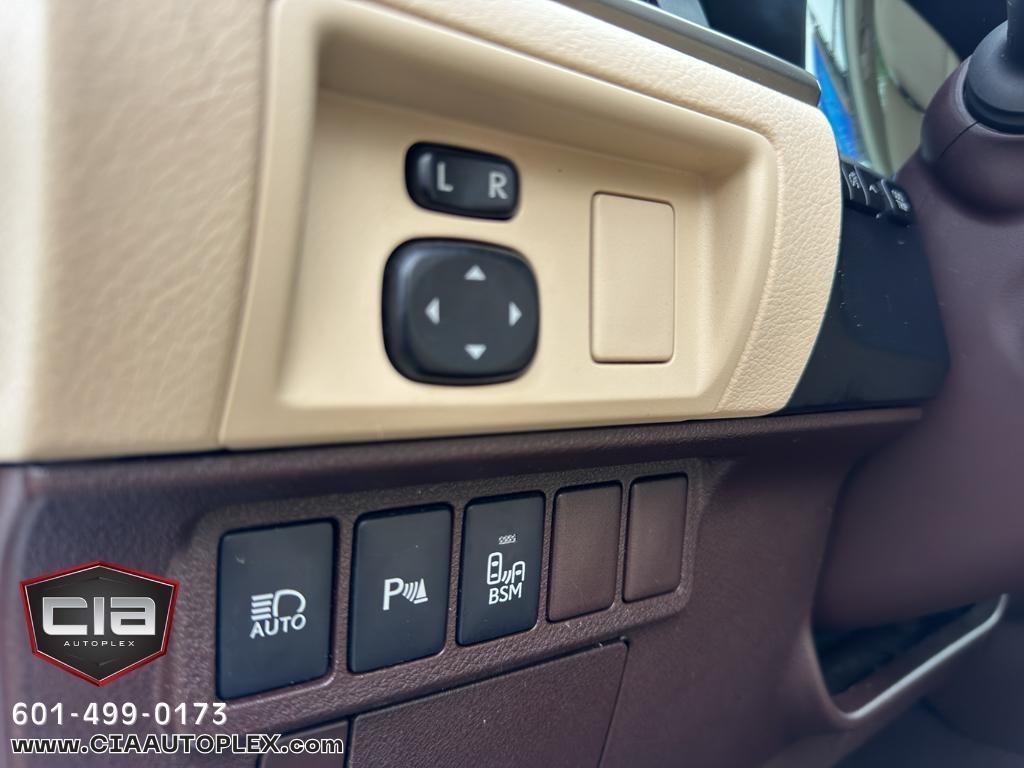 Lexus ES 350 4dr Sdn 2016