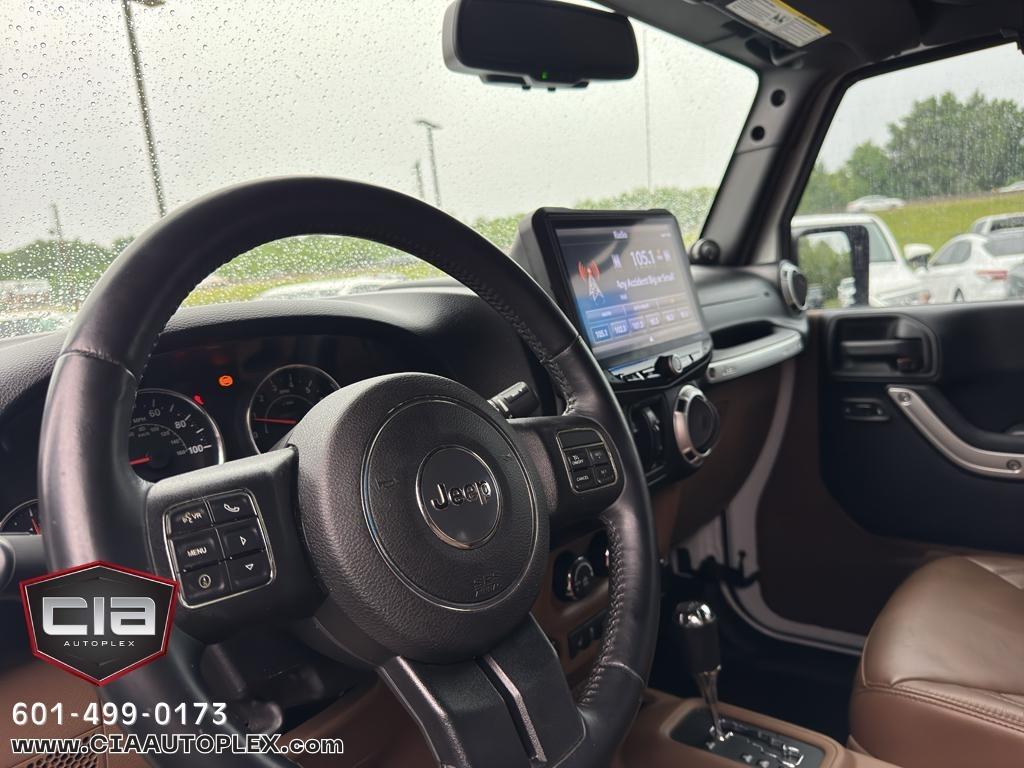 Jeep Wrangler Unlimited 4WD 4dr Sahara 2014