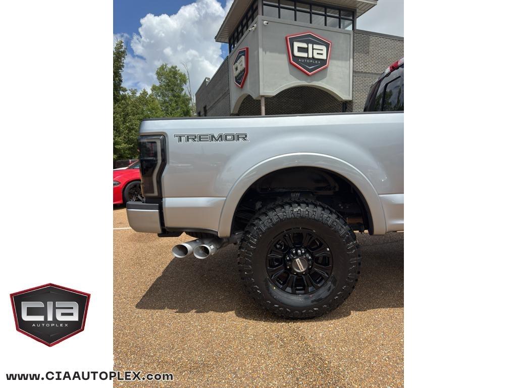 Ford Super Duty F-250 SRW Lariat 4WD Crew Cab 6.75' Box 2022