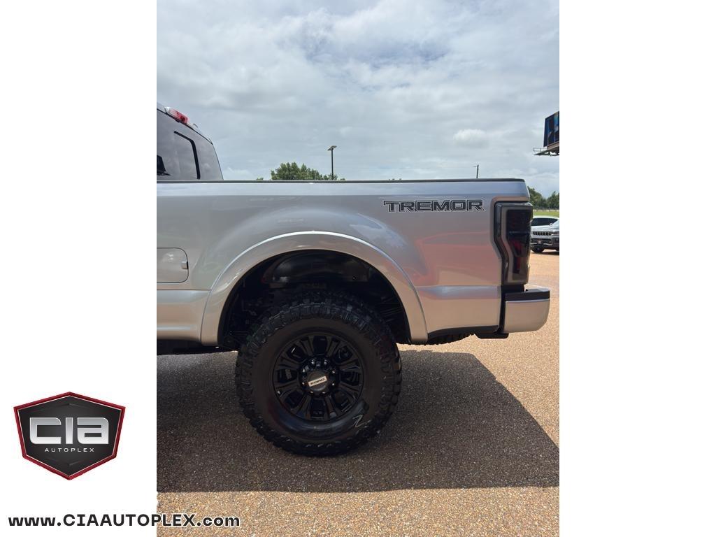 Ford Super Duty F-250 SRW Lariat 4WD Crew Cab 6.75' Box 2022