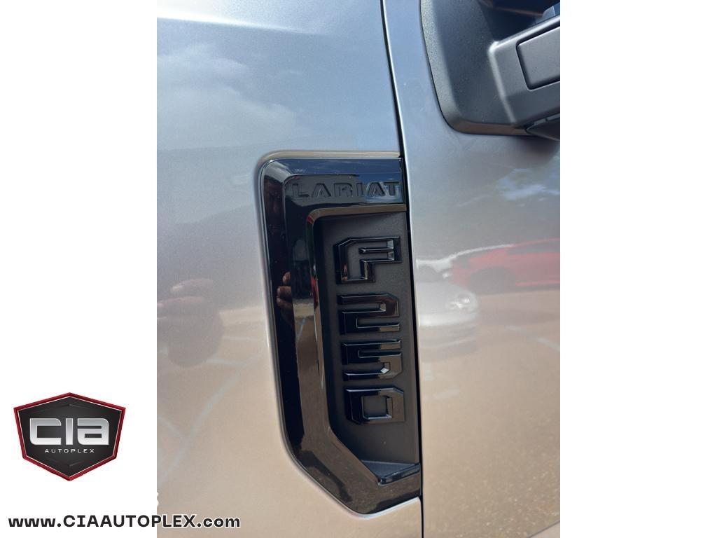 Ford Super Duty F-250 SRW Lariat 4WD Crew Cab 6.75' Box 2022