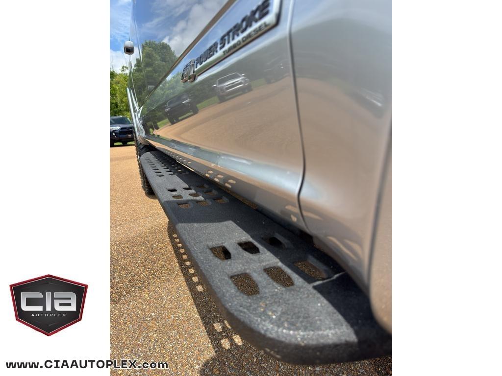 Ford Super Duty F-250 SRW Lariat 4WD Crew Cab 6.75' Box 2022