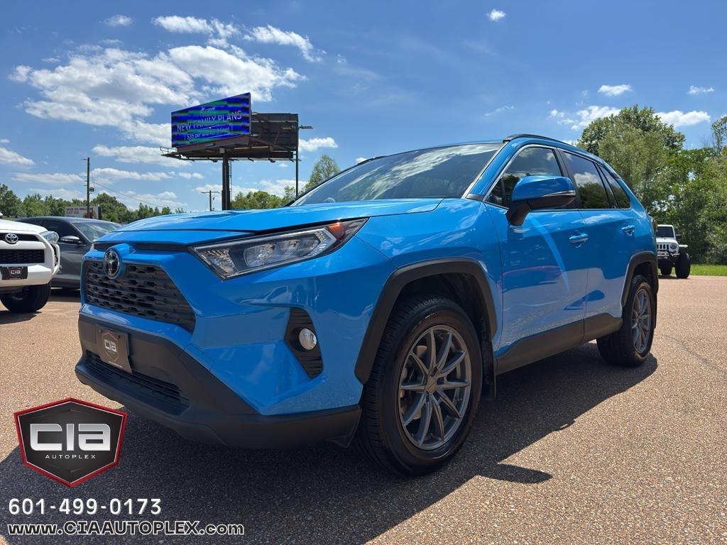 Toyota RAV4 XLE Premium FWD (Natl) 2019