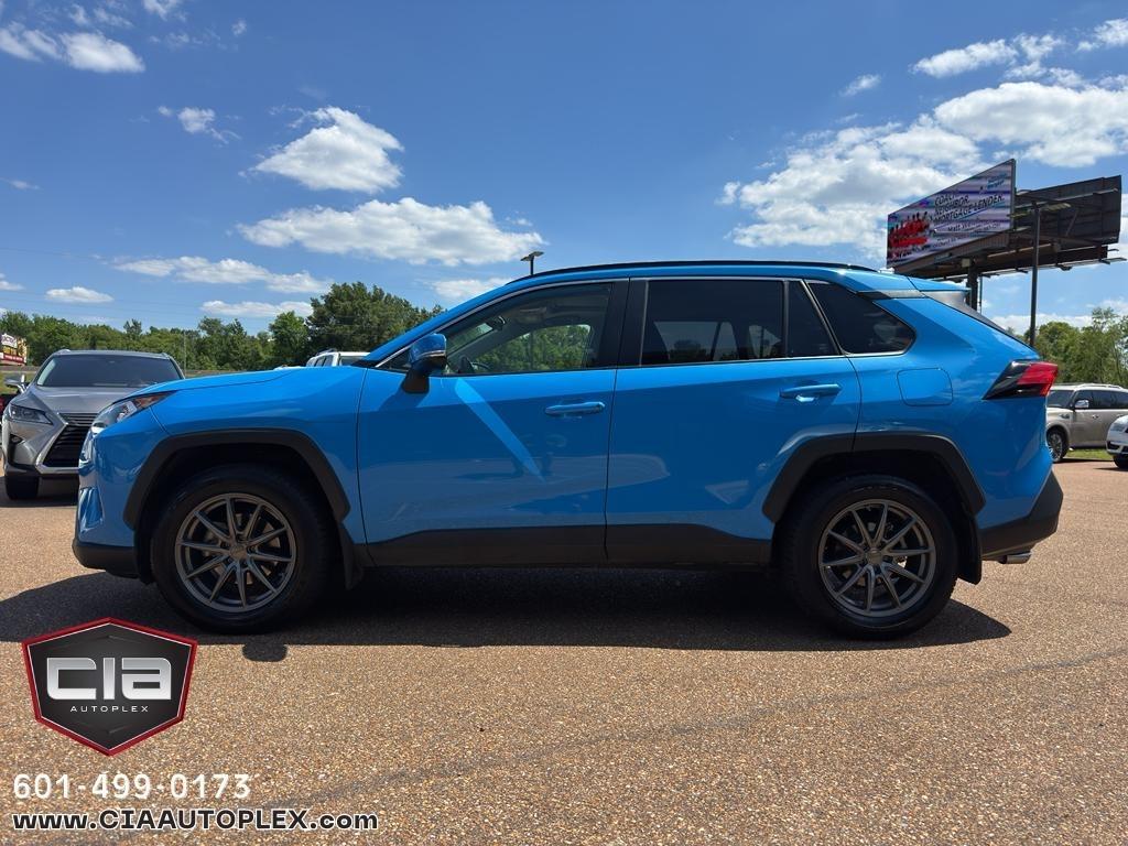 Toyota RAV4 XLE Premium FWD (Natl) 2019