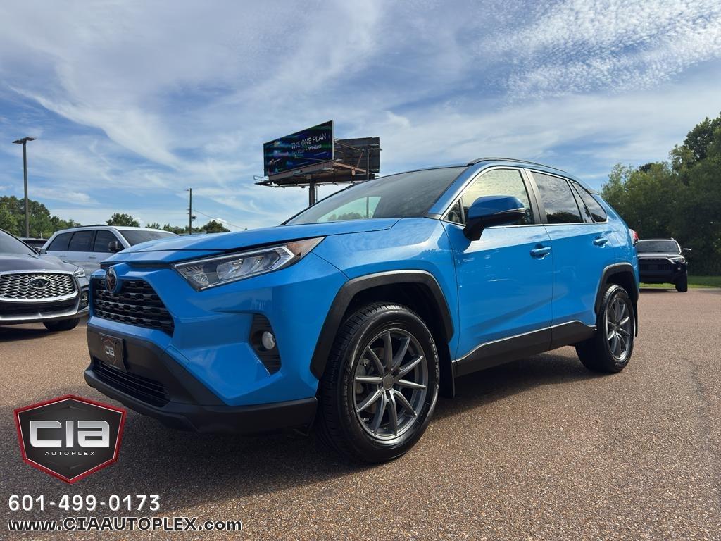 Toyota RAV4 XLE Premium FWD (Natl) 2019
