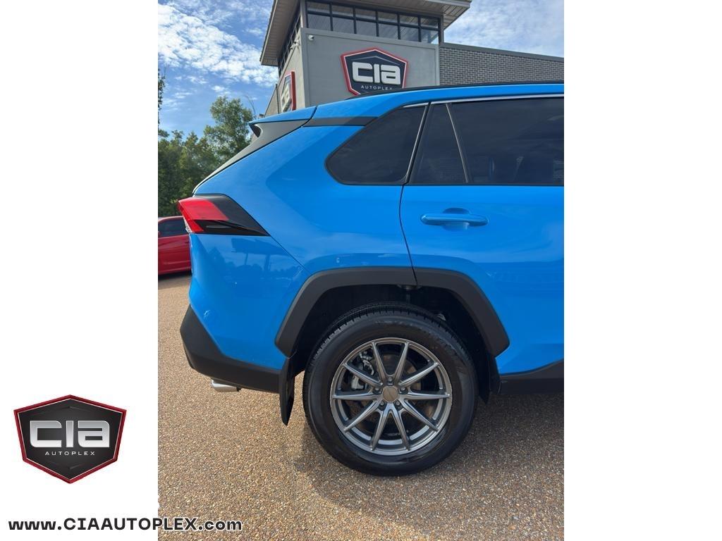 Toyota RAV4 XLE Premium FWD (Natl) 2019