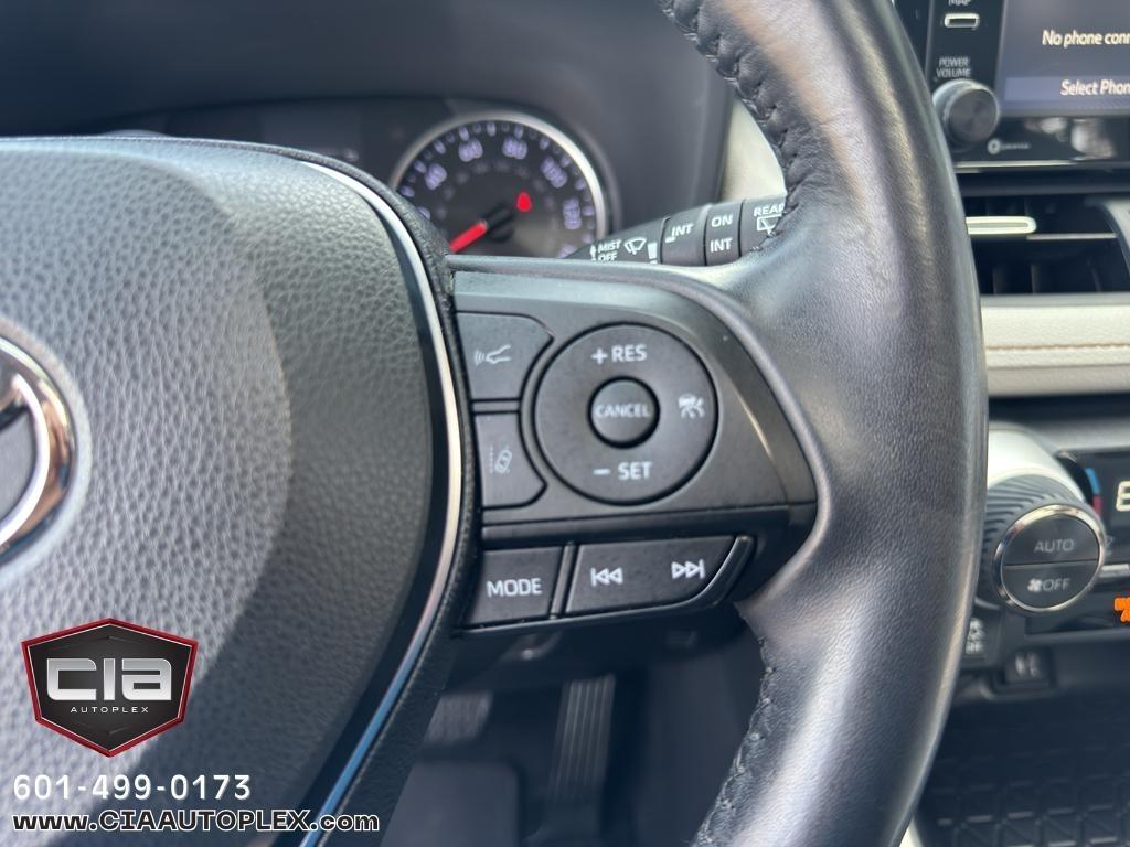 Toyota RAV4 XLE Premium FWD (Natl) 2019