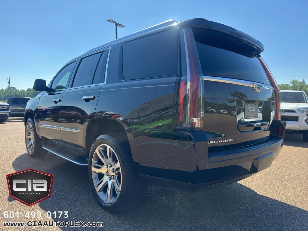 Cadillac Escalade 2WD 4dr Luxury 2017